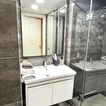 Cozy Apartment In Palace Batumi Exterior photo